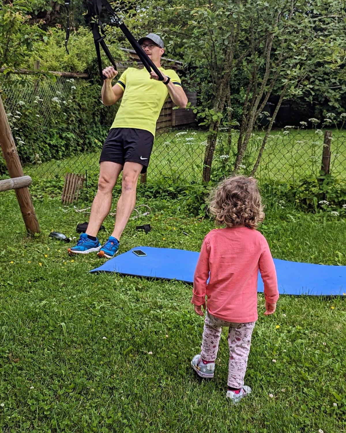 Dein Kind beobachtet dich: Wie deine Fitness-Gewohnheiten deine Kinder prägen